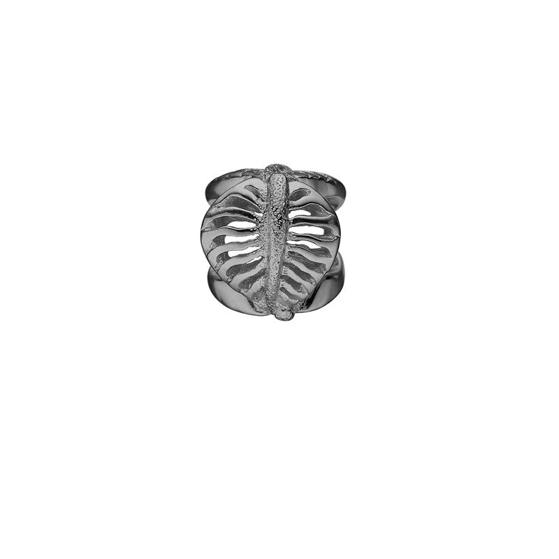 Sparkling leaf charm i sort sølv fra Christina Jewelry & Watches